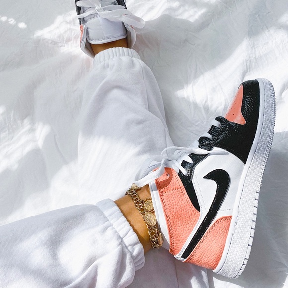 Nike custom air jordan 1 mid sneakers - Picture 3 of 8